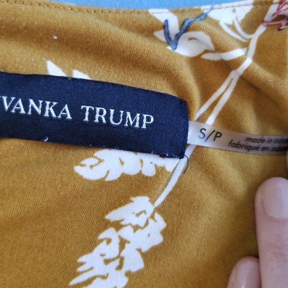 Ivanka Trump Women's size Small Sleeveless Blouse - Picture 6 of 11